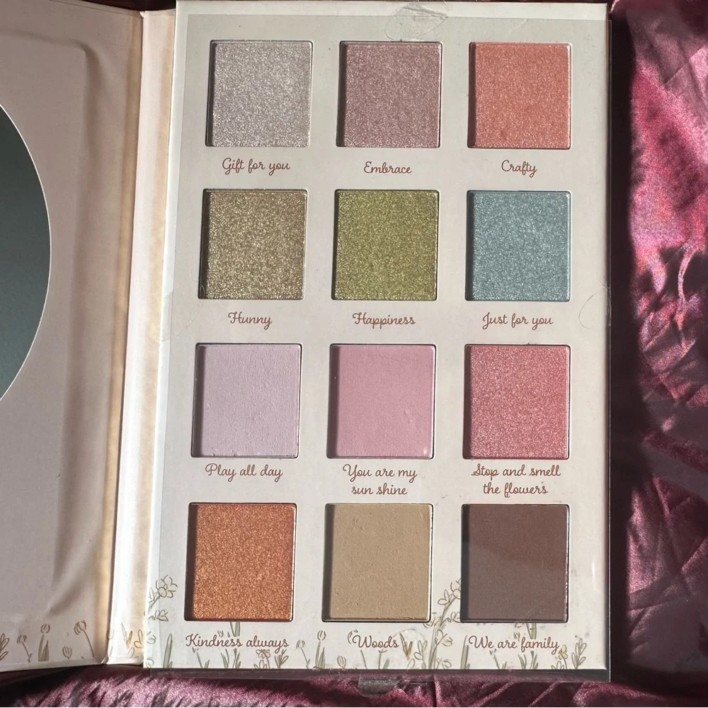 Disney Winnie the Pooh Eyeshadow Palette - Picture 6 of 10